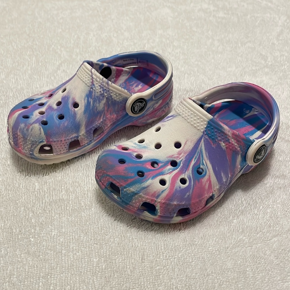 Kids Crocs Classic Clog Marbled blue/purple/pink size 8 C